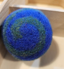 Load image into Gallery viewer, Large Felt Balls