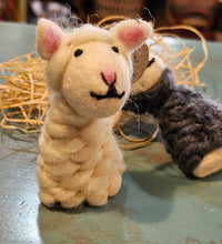 Load image into Gallery viewer, Sheep Finger Puppets
