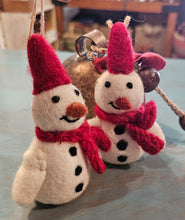 Load image into Gallery viewer, Snowy Small &amp; Tall