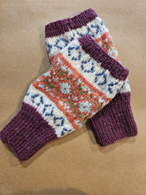 Load image into Gallery viewer, Short Fair Isle Mitts