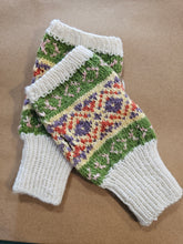 Load image into Gallery viewer, Short Fair Isle Mitts