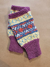 Load image into Gallery viewer, Short Fair Isle Mitts