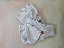 Load image into Gallery viewer, Childrens Mitts