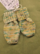 Load image into Gallery viewer, Wool Mittens (0-6months)