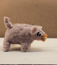 Load image into Gallery viewer, FELTED HAND STITCHED FARM ANIMALS