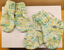 Load image into Gallery viewer, Handmade Knitted Baby Booties &amp; Mittens Set