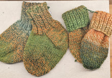 Load image into Gallery viewer, Handmade Knitted Baby Booties &amp; Mittens Set