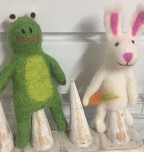 Load image into Gallery viewer, Frog and Bunny Finger Puppet