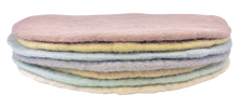 Load image into Gallery viewer, Round Felt Mats