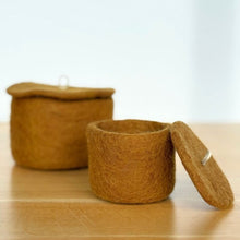 Load image into Gallery viewer, Felt Pot with lid