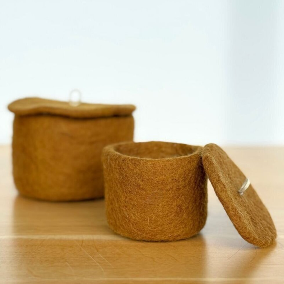 Felt Pot with lid