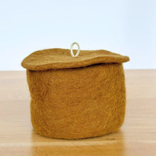 Load image into Gallery viewer, Felt Pot with lid