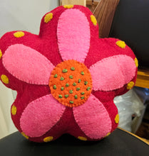 Load image into Gallery viewer, Flower Cushion